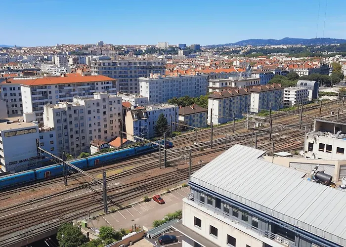 Terrasse De La Gare